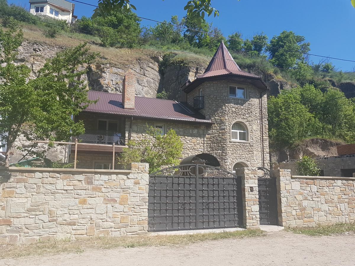 Smotrytska Vezha Hotel Kamjanets-Podilsky Buitenkant foto